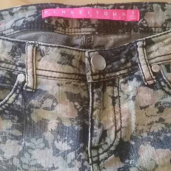 Cute floral print skinnys - Picture 2 of 4